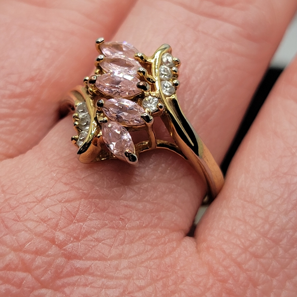 Vintage Bypass Marquise Pink Gem Simulated Diamond Gold Tone Ring - Picture 9 of 10